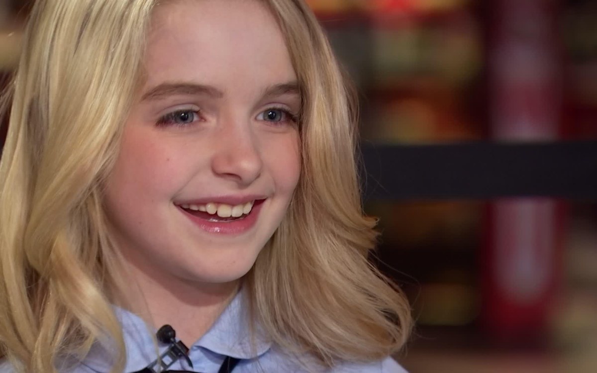 McKenna Grace Opens Pokémon Cards at the 2023 Oscars